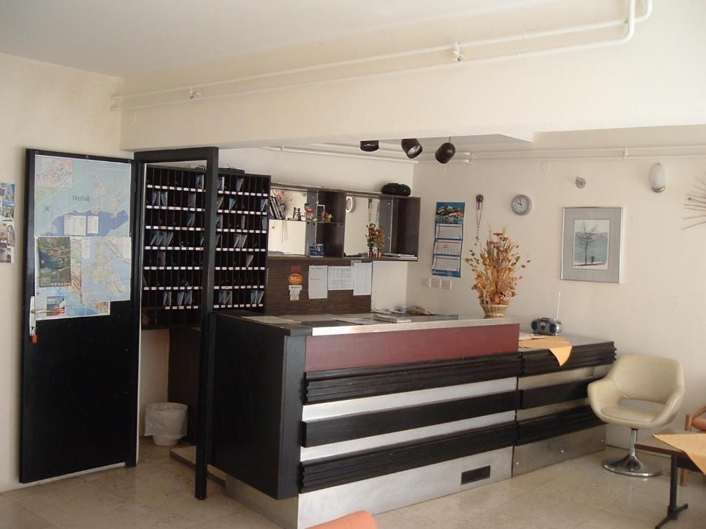 Depadansa Marina & Primorka Hotel Omisalj Room photo