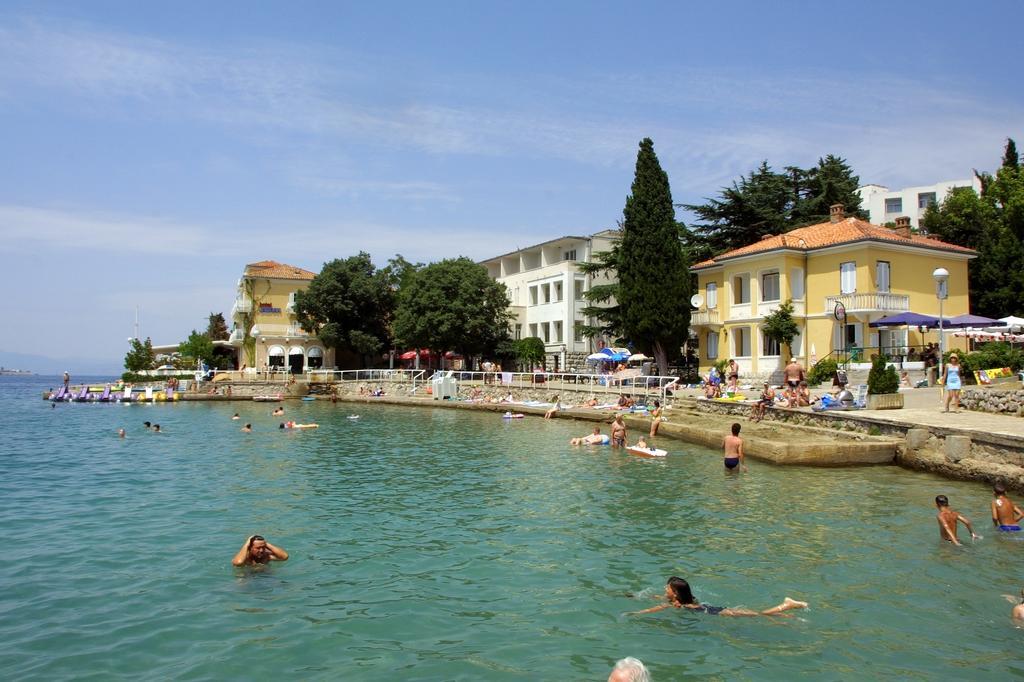 Depadansa Marina & Primorka Hotel Omisalj Exterior photo